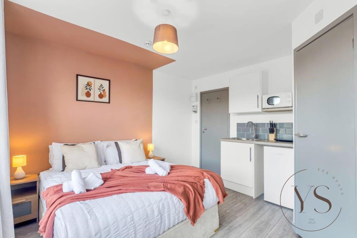 Sienna Longton Studio 2C - Wi-Fi, Alton Towers, Netflix Stoke-on-Trent Eksteriør bilde