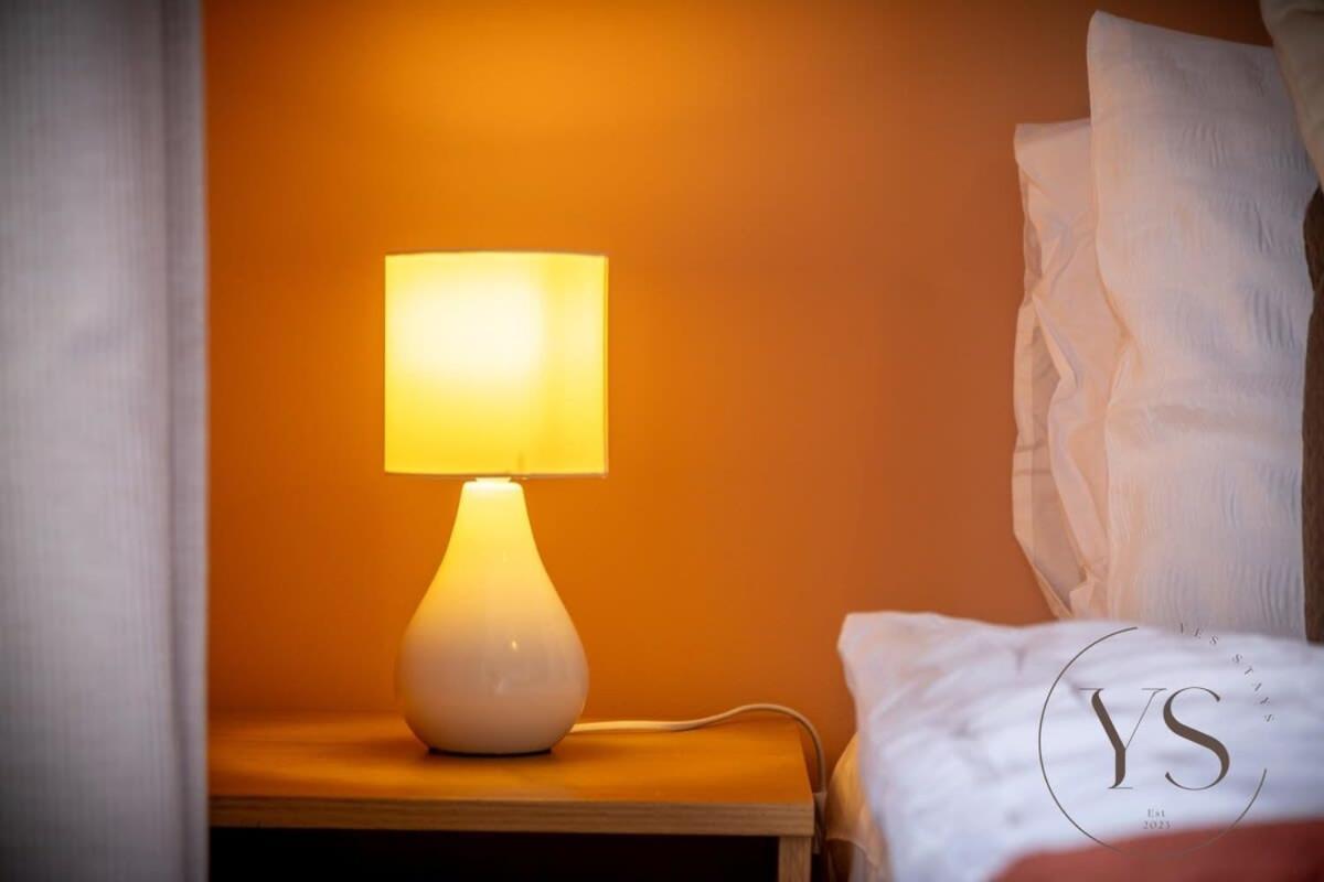Sienna Longton Studio 2C - Wi-Fi, Alton Towers, Netflix Stoke-on-Trent Eksteriør bilde