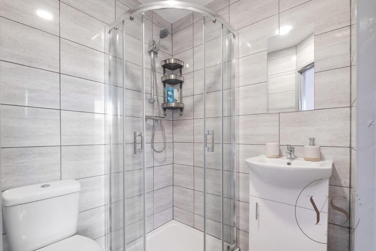Sienna Longton Studio 2C - Wi-Fi, Alton Towers, Netflix Stoke-on-Trent Eksteriør bilde